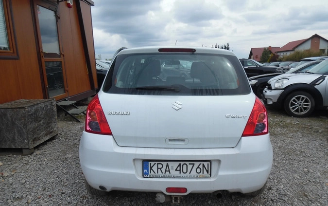 Suzuki Swift cena 5100 przebieg: 250000, rok produkcji 2009 z Karczew małe 232